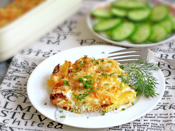 Запеченный картофель с чесноком в духовке, рецепт с фото