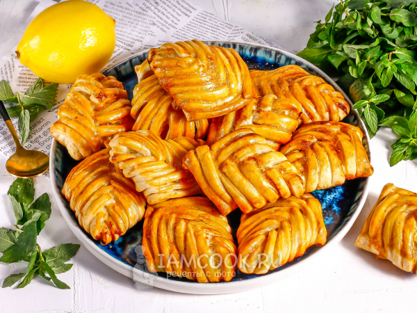Слойки с лимоном (из слоеного теста), рецепт с фото
