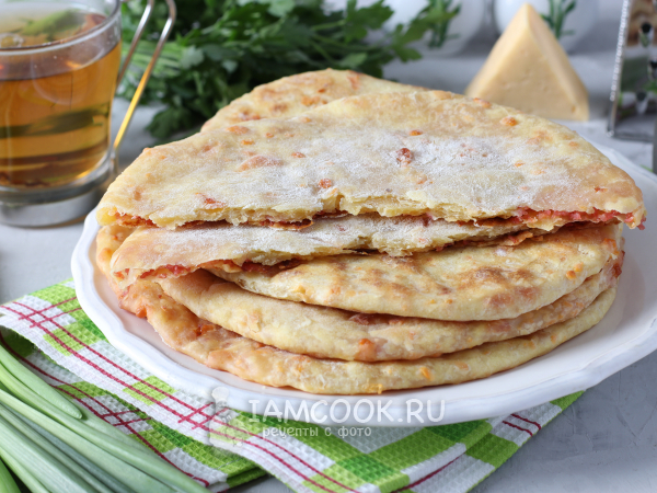 Лепешки с колбасой и сыром в духовке (на молоке), рецепт с фото