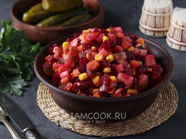 Винегрет с кукурузой вместо горошка, рецепт с фото