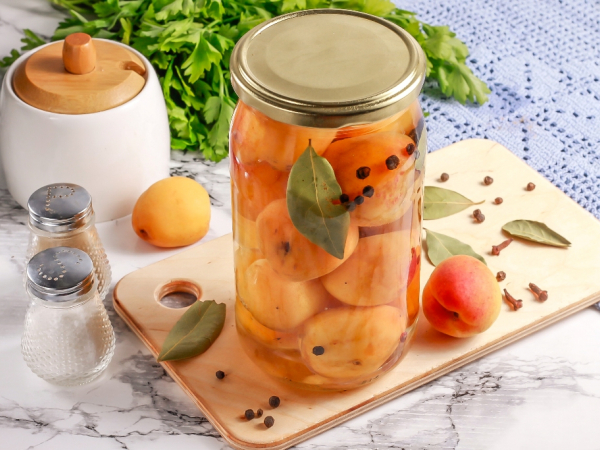 Маринованные абрикосы, рецепт с фото