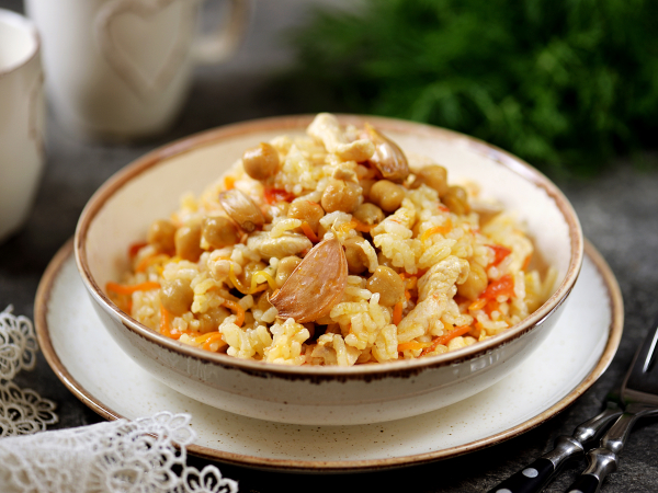 Плов с курицей и нутом, рецепт с фото