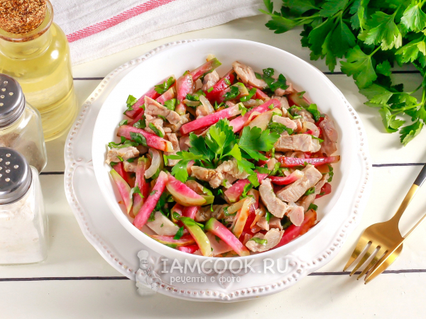 Салат с жареной редькой и мясом, рецепт с фото