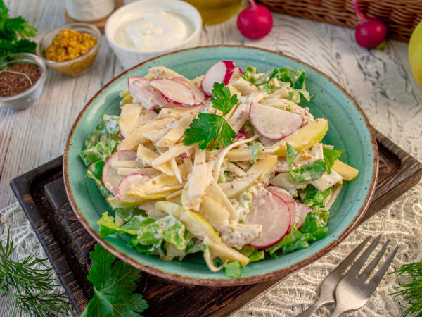 Салат с редисом и яблоком, рецепт с фото