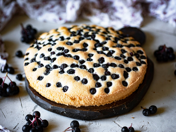 Пирог с черноплодной рябиной, рецепт с фото