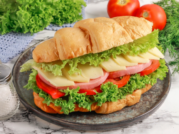Сэндвич-круассан с ветчиной и сыром, рецепт с фото