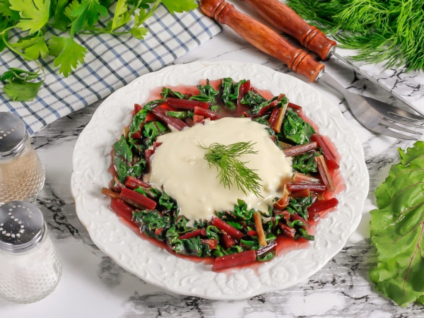 Тушеная свекольная ботва по-армянски, рецепт с фото