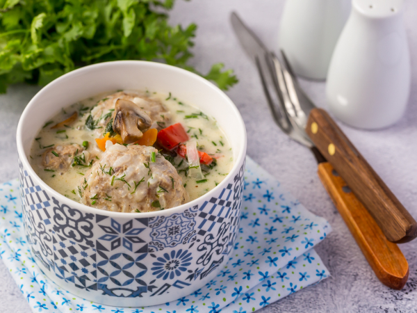 Тефтели с грибами в сметанном соусе, рецепт с фото