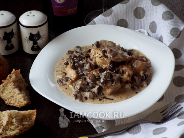 Кролик в сливочно-грибном соусе, рецепт с фото