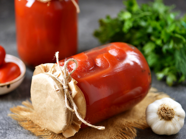 Маринованные помидоры в томатном соке на зиму, рецепт с фото