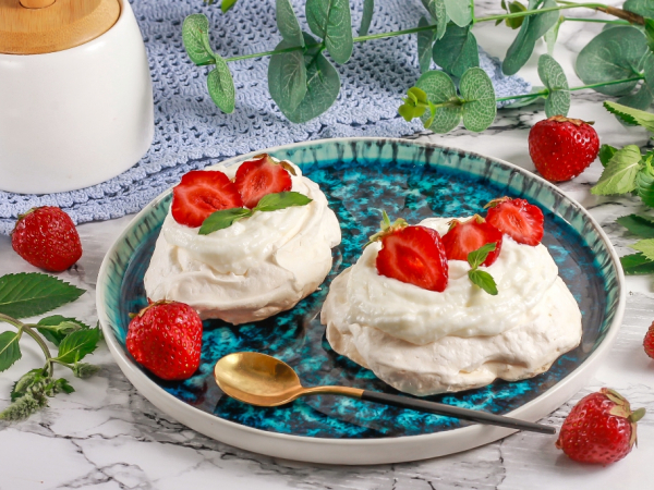 Меренга с клубникой, рецепт с фото