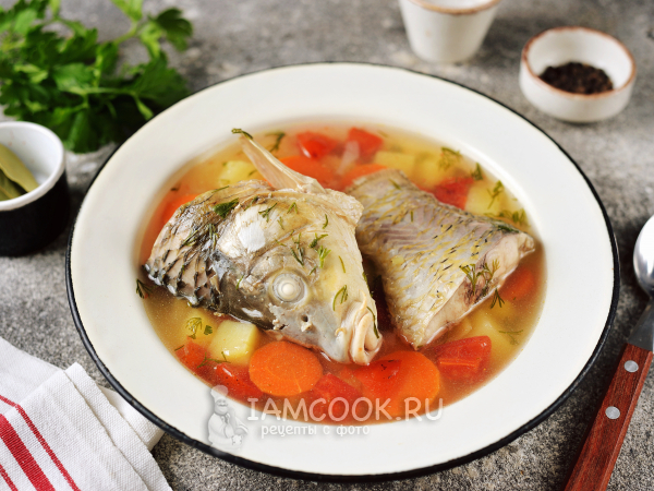 Уха из головы и хвоста карпа, рецепт с фото