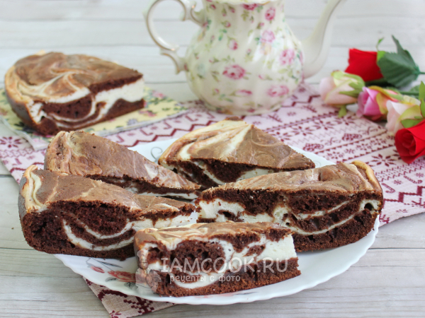 Мраморный пирог с творогом, рецепт с фото