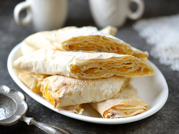 Бундевара (рулет из теста фило с тыквой), рецепт с фото