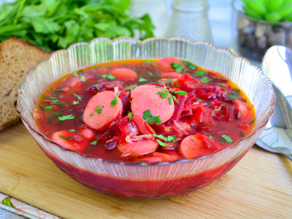 Борщ с сосисками, рецепт с фото