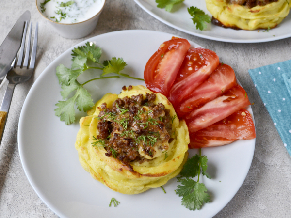 Картофельные гнезда с фаршем, рецепт с фото