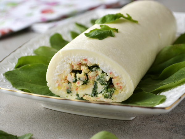 Рулет из плавленых сырков с крабовыми палочками, рецепт с фото