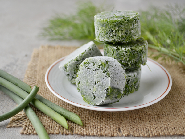 Чесночные стрелки с укропом, рецепт с фото