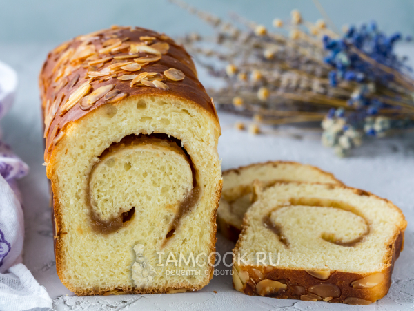 Хлеб-рулет с повидлом (на дрожжах), рецепт с фото