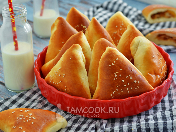 Сдобные пирожки с капустой, рецепт с фото