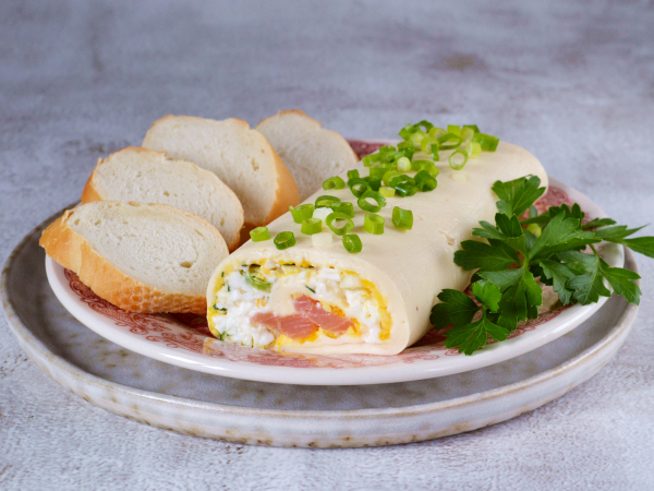 Рулет из плавленных сырков с начинкой, рецепт с фото