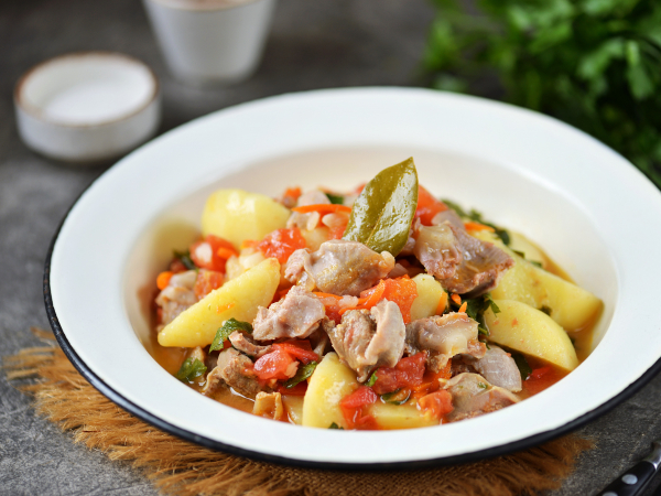 Жаркое из куриных желудков с картошкой, рецепт с фото