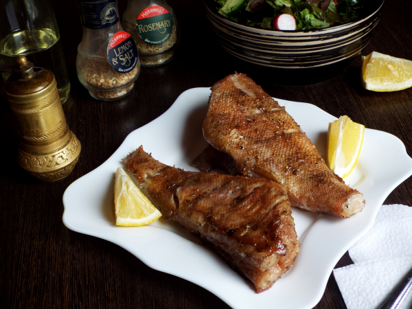 Морской окунь на мангале на решетке, рецепт с фото