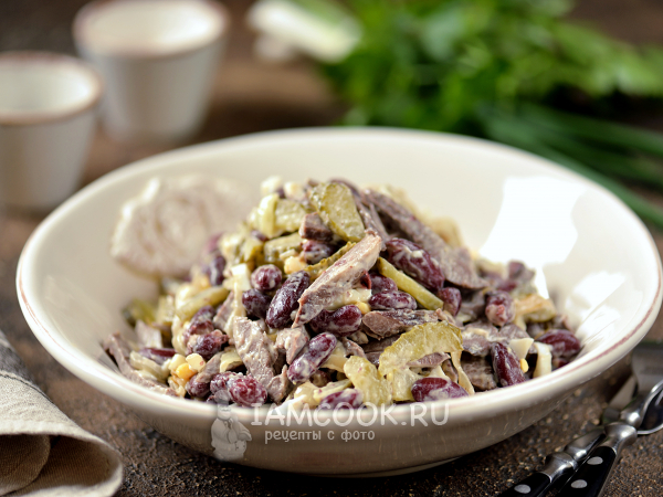 Салат со свиным сердцем и фасолью, рецепт с фото