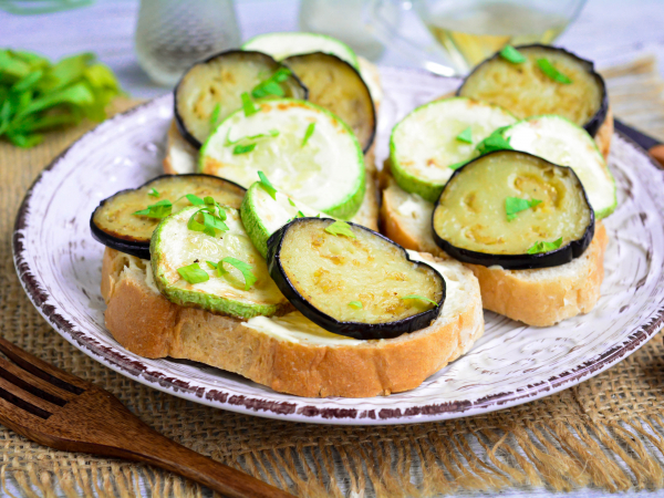 Бутерброды с кабачками и баклажанами, рецепт с фото