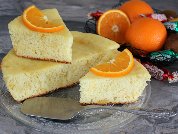 Манник на кефире с вареньем в мультиварке, рецепт с фото