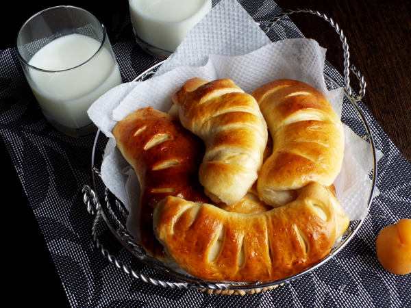 Булочки с абрикосом, рецепт с фото