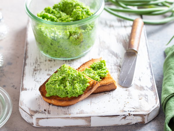 Паста из чесночных стрелок с майонезом, рецепт с фото