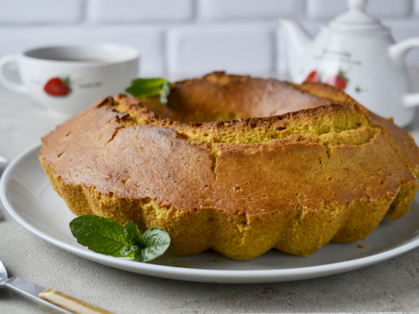 Кекс из кукурузной муки на кефире (без глютена), рецепт с фото