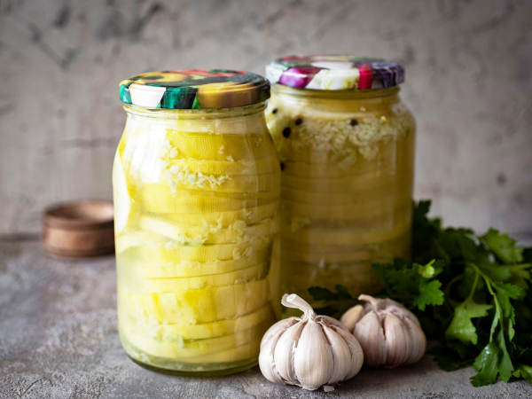 Маринованные кабачки с чесноком на зиму, рецепт с фото