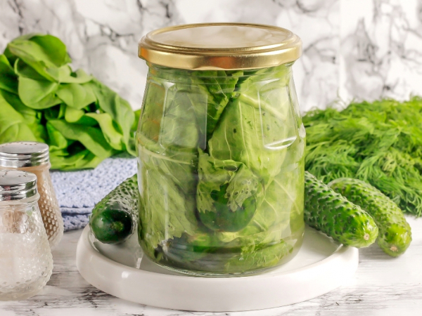 Маринованные огурцы в листьях хрена, рецепт с фото