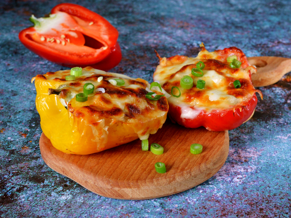 Жульен в болгарском перце с грибами и курицей, рецепт с фото