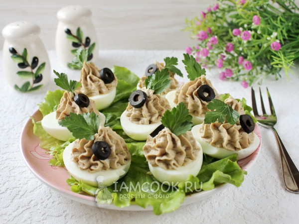 Яйца, фаршированные скумбрией, рецепт с фото