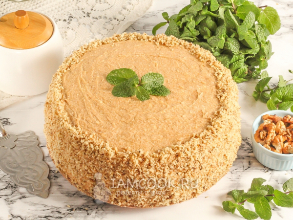 Торт со сгущенкой и грецкими орехами, рецепт с фото
