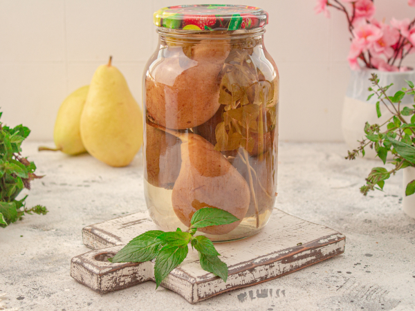 Компот из груш с мятой на зиму, рецепт с фото