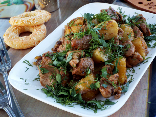 Свинина с картошкой в казане на костре, рецепт с фото