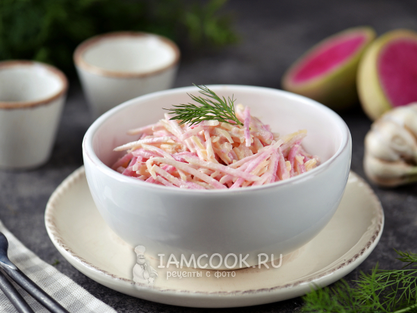 Салат из редьки с сыром и чесноком, рецепт с фото