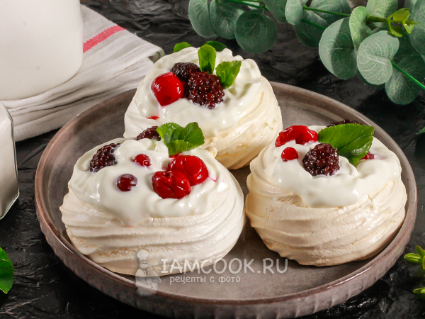 Меренга с ягодами, рецепт с фото