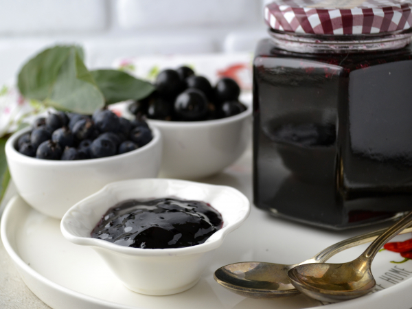 Варенье из ирги и черной смородины, рецепт с фото