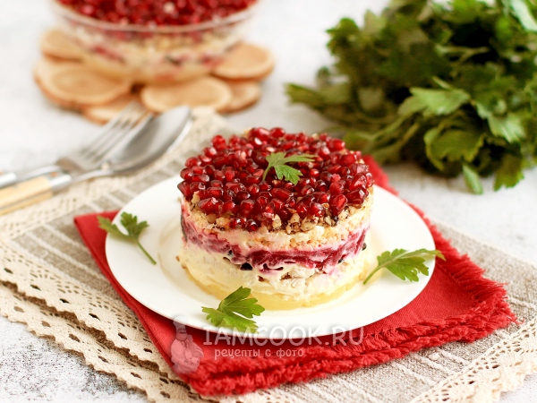 Салат «Графский» с гранатом, рецепт с фото