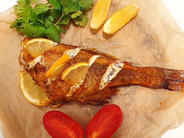 Морской окунь в духовке с лимоном, рецепт с фото