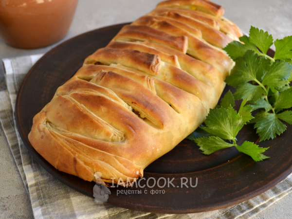 Пирог с рыбным фаршем из слоеного теста, рецепт с фото