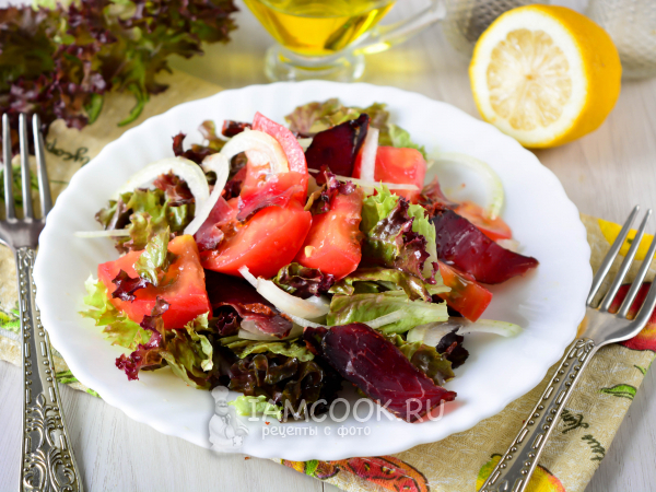 Салат с бастурмой и помидорами, рецепт с фото