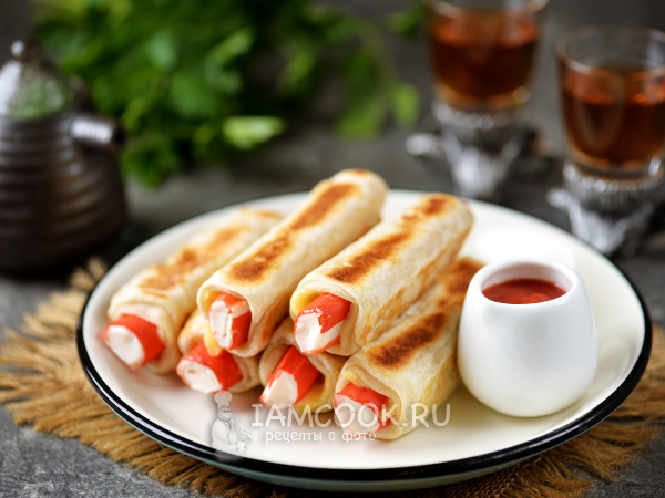 Крабовые палочки в тесте на сковороде, рецепт с фото