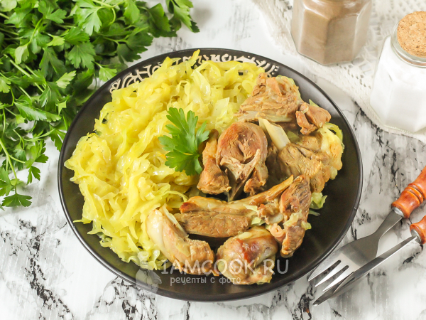 Тушеная капуста с бараниной, рецепт с фото