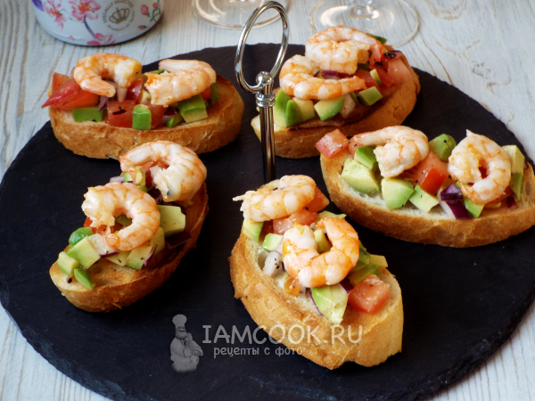 Брускетта с авокадо и креветками, рецепт с фото